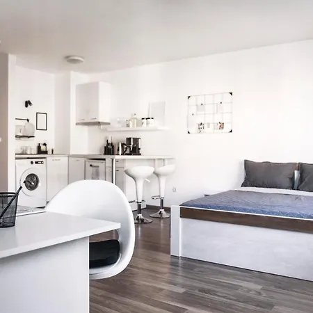 White сozy A Next To The Gondola Апартаменты *