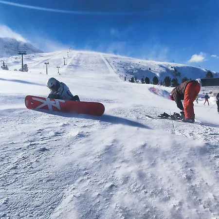 White сozy A Next To The Gondola Апартаменты *